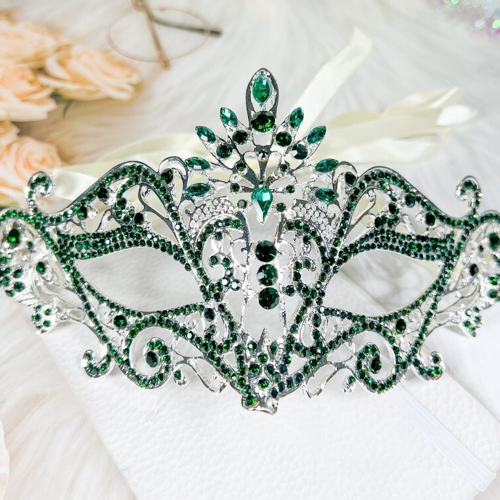 Masquerade Ball Party Mask, Venetian Eye Mask, Mardi Gras Parade Green Mask - Picture 4 of 6